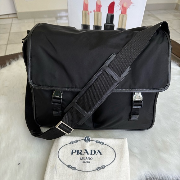 Auth Business Messenger bag excellent condition - Picture 17 of 17